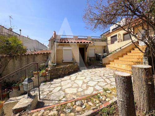 Studio independant avec climatisation, wifi et espace exterieur