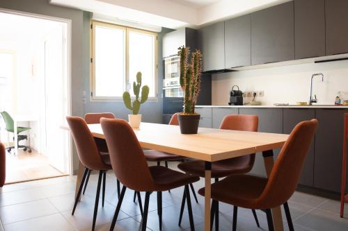 Photo de la galerie de l'établissement Les Tilleuls II - T5, à Villeurbanne