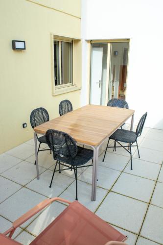 Photo de la galerie de l'établissement Les Tilleuls II - T5, à Villeurbanne