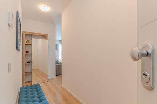 Blu 2B at Home photo 10
