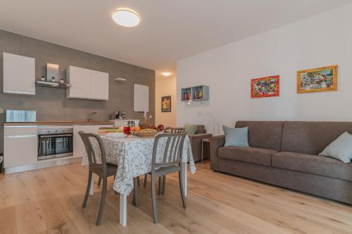 Blu 2B at Home photo 17