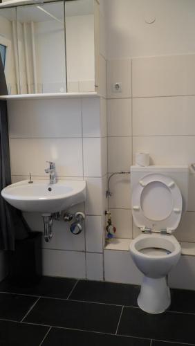 Ванная комната в MK Apartment Delmenhorst 4 - Free Wifi - Free Parking - nähe HBF
