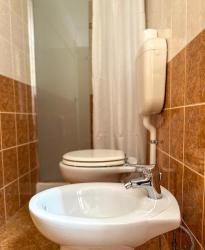 Ένα μπάνιο στο Villa Salvarezza