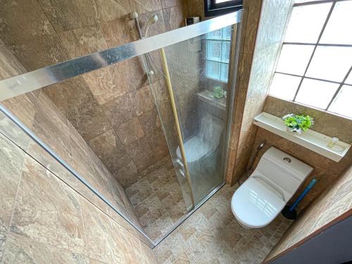 Phòng tắm tại The Endless Bangtao Residence 1987