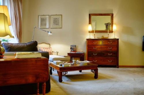 Altbauapartment am Stadtpark mit Uhrturmblick