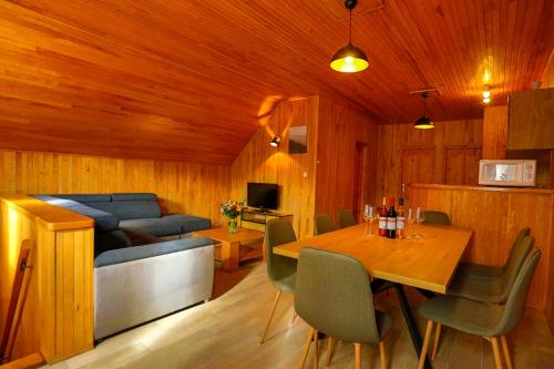 Kuchyňa alebo kuchynka v ubytovaní Strandi Apartmanok- Boglárka