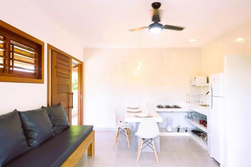 Dapur atau dapur kecil di #1 Flat das Oliveiras Pipa Private Jacuzzi and AR