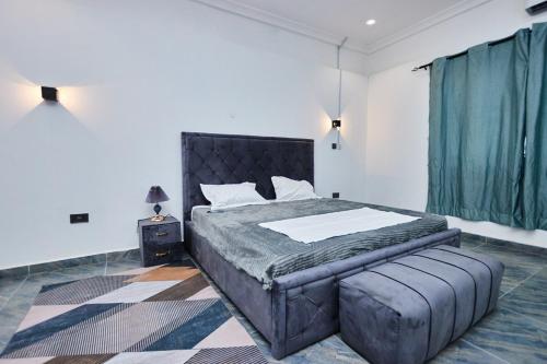 Modern 3BR Home - near airport