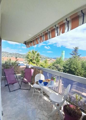 Appartement au calme aperçu mer et collines 2 personnes