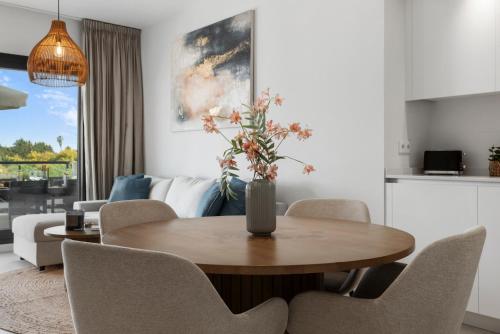 Top Floor Seaview Apartment