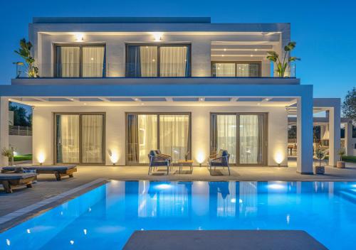 Πισίνα στο ή κοντά στο Christian Luxury Villa