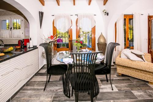 Dapur atau dapur kecil di Serene Stay in Benissa
