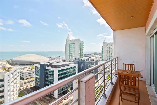 Haven in Lisbon - Exquisite 15th and Top Floor with Elevators, Parking and an incredible View from the 7 meters Balcony to the Longest Waterfront in Lisbon