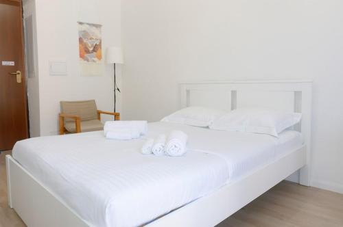 STUDIO Metro M1 Apartment