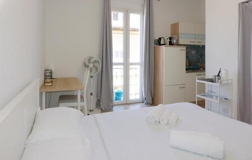 STUDIO Metro M1 Apartment