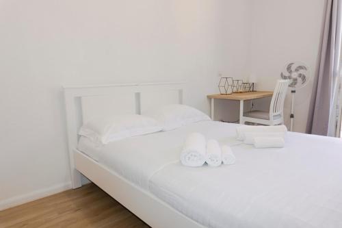 STUDIO Metro M1 Apartment