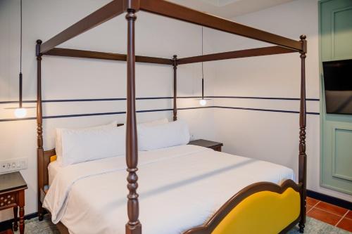 Кровать или кровати в номере voco Lake Nicaragua - Granada by IHG