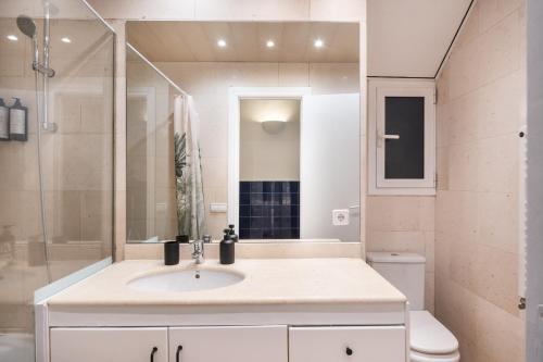 Spacious & Comfortable Apartment in Barcelona City Center