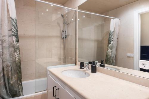Spacious & Comfortable Apartment in Barcelona City Center