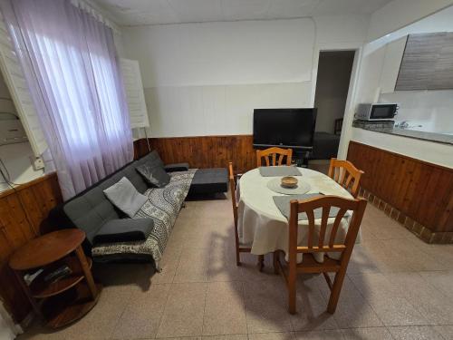 Foto dalla galleria di Chalet Ebro barbacoa a Riba-roja d'Ebre