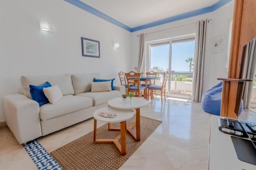Ocean Vista Retreat with Beach & Pool Access by Drago Rentals