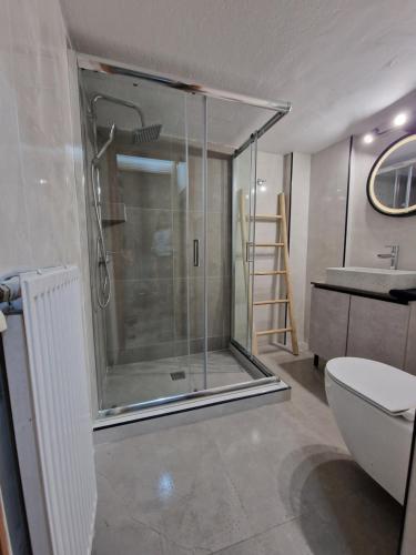 Closer Premium Suites 2