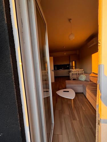 Φωτογραφία από το άλμπουμ του Jon's Apartment στα Τίρανα