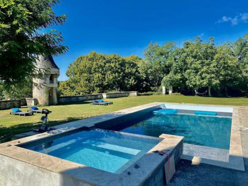 Séjour Historique au Domaine de Migny : Gîte avec Bain Nordique et Piscine - FR-1-591-731