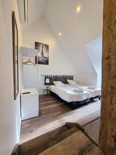 Robillard 5 - Séjour à Auxerre