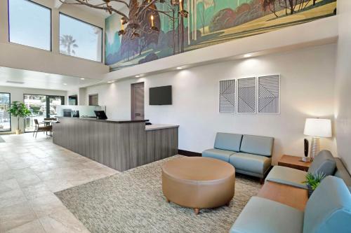 Χώρος καθιστικού στο Best Western Plus Black Oak