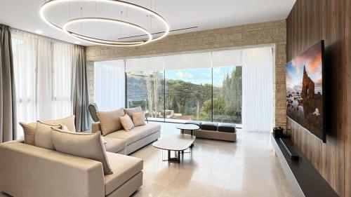 Μια τηλεόραση ή/και κέντρο ψυχαγωγίας στο Majestic Manor