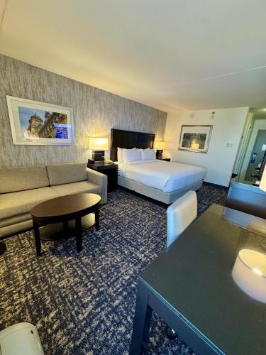 Katil atau katil-katil dalam bilik di DoubleTree by Hilton Richmond - Midlothian