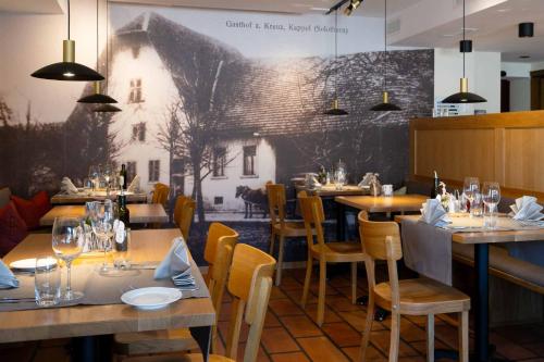 Restaurace v ubytování Landgasthof Kreuz - Der Zwischenstopp mit Herz auf dem Weg in den Süden