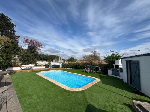 Maison 3 chambres, piscine privée terrain de pétanque