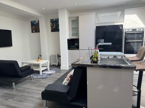 Fotografie z fotogalerie ubytování Big & Spacious 5 Bedroom House in London v destinaci Plumstead