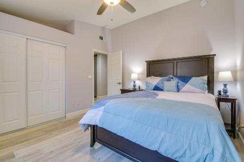 Golfers Paradise with Views in Fountain Hillsにあるベッド