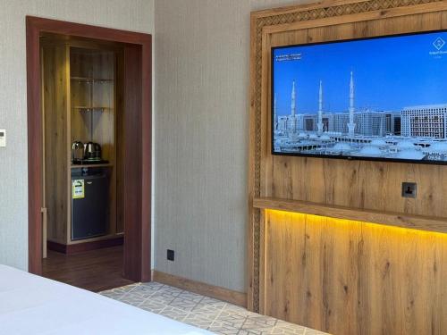 Télévision ou salle de divertissement dans l'établissement Crown Town Hotel