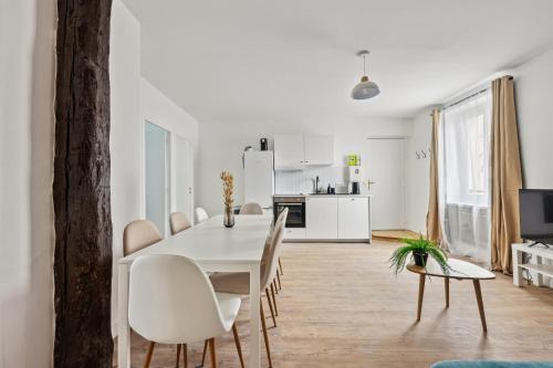 Dapur atau dapur kecil di 10 min from Disneyland with parking space