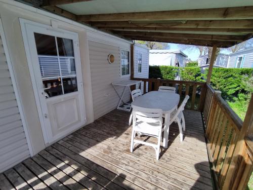 Photo de la galerie de l'établissement mobil Home à Meschers au camping l'Escale proche de Royan, à Meschers-sur-Gironde