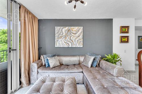 Cozy, Modern and Centric Apartment with pool and gym