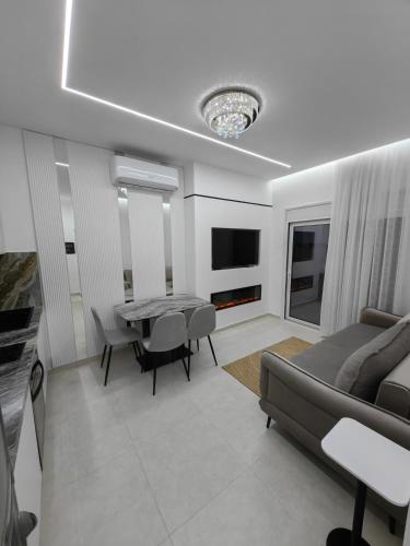 Modern Sea Side Apartment