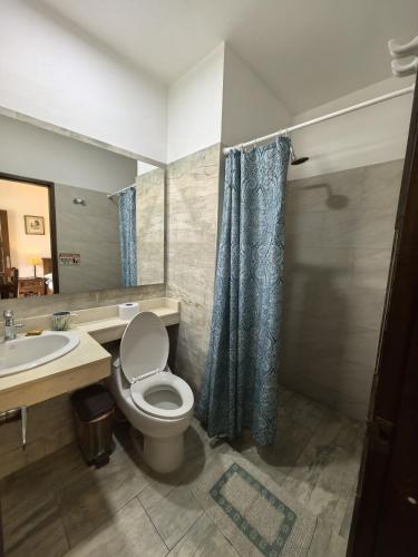 Ένα μπάνιο στο Camali Hotel