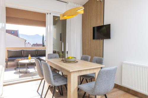 Μια τηλεόραση ή/και κέντρο ψυχαγωγίας στο Vila Mirela