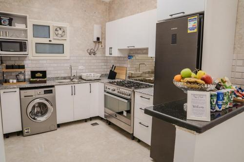 Η κουζίνα ή μικρή κουζίνα στο Luxury Retreat Jacuzzi & Firepit