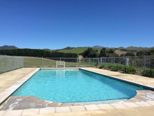 Piscina a Pahau Downs o a prop