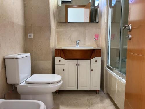 A bathroom at Arenal Golf Apartment