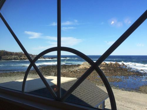 Perkins Cove Oceanfront Cottage – Photos 5