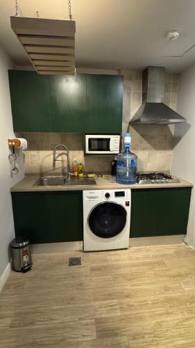 Dapur atau dapur kecil di Prime studio in centaurus