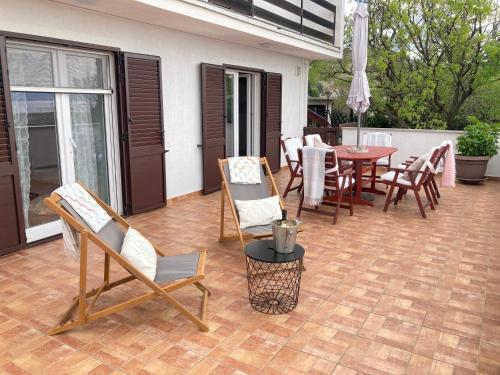 Apartments with parking space Klenovica, Novi Vinodolski - 24098