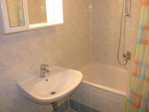 Apartments with parking space Baska, Krk - 24181